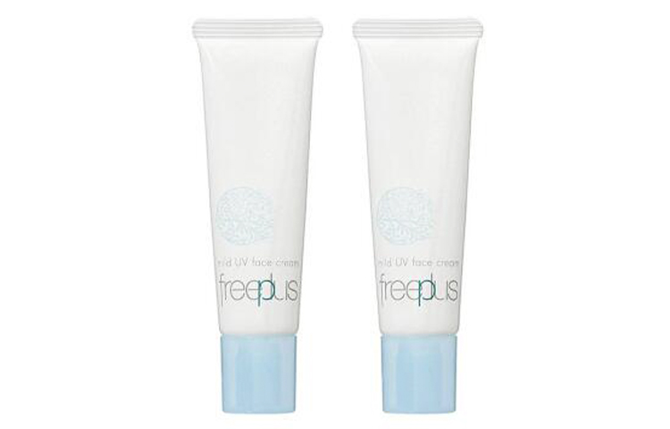 

Fulifangsi освежающая база-солнцезащитный лосьон с защитой от ультрафиолета, осветляющая SPF22 PA+++ 30g/30g*2 Freeplus