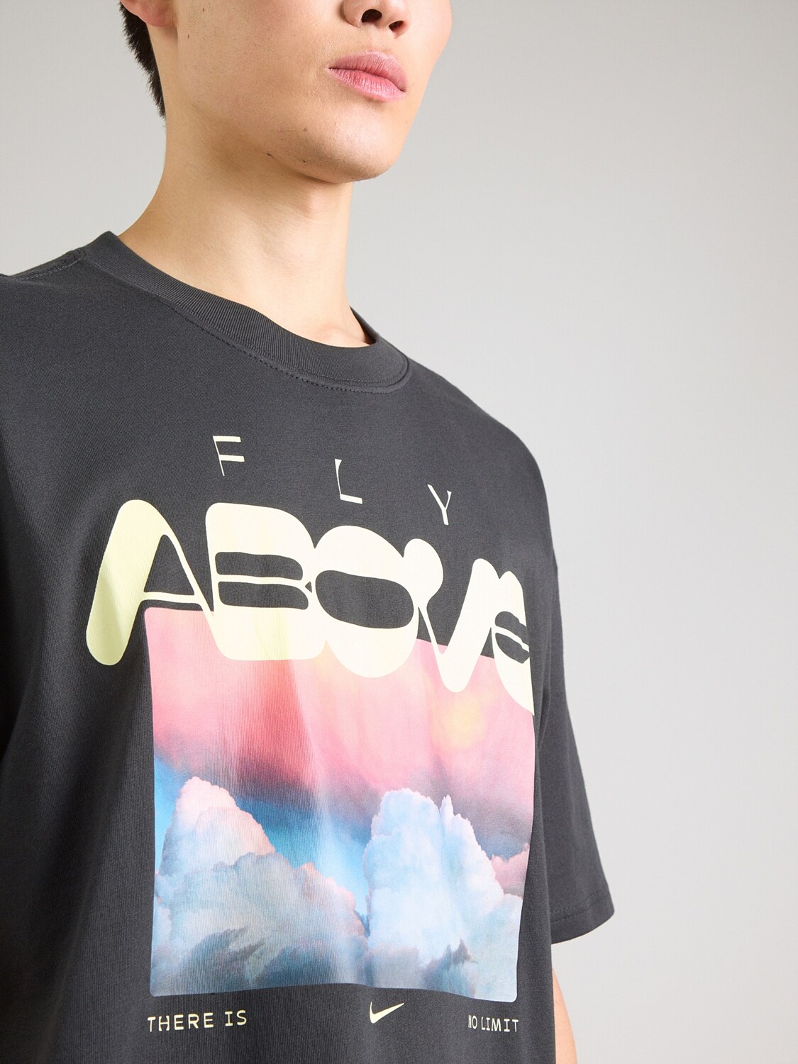 Nike Sportswear Футболка 'FLY ABOVE' в черном цвете — фото 2