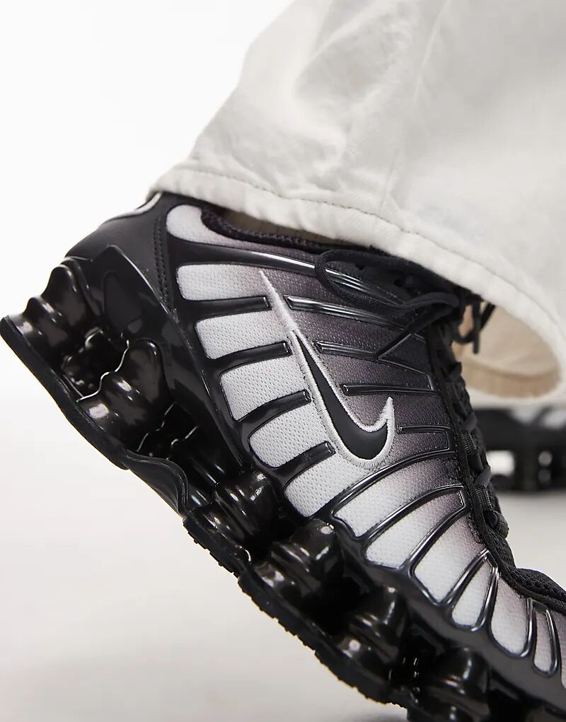 Кроссовки Nike Shox TL черного и белого цветов — фото 4