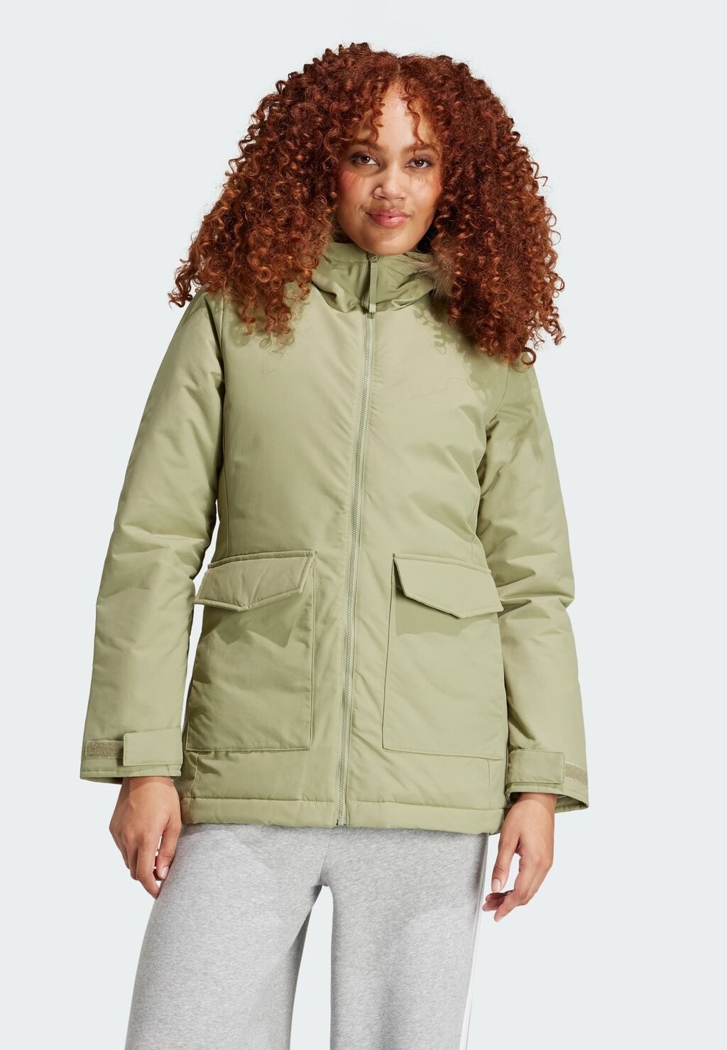 

Зимнее пальто PAVERIC FUR adidas Sportswear, зеленый