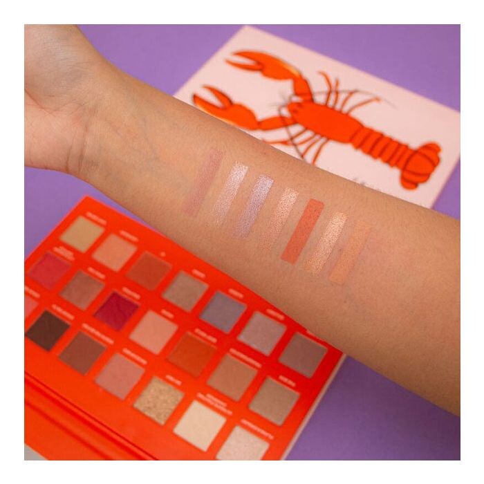 

Тени для век Friends X Revolution Paleta de Sombras He's Her Lobster Revolution, Multicolor
