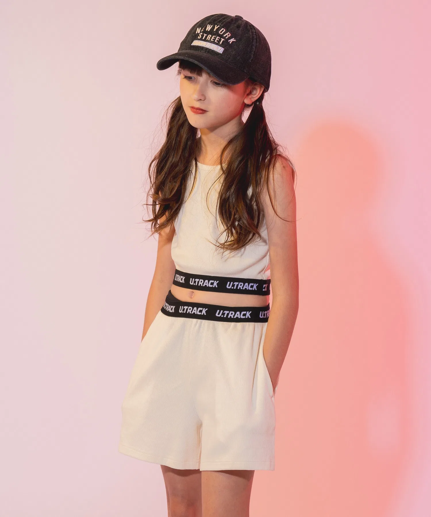 Детские шорты с логотипом URBAN CHERRY из хлопка цвета слоновой кости — фото 3