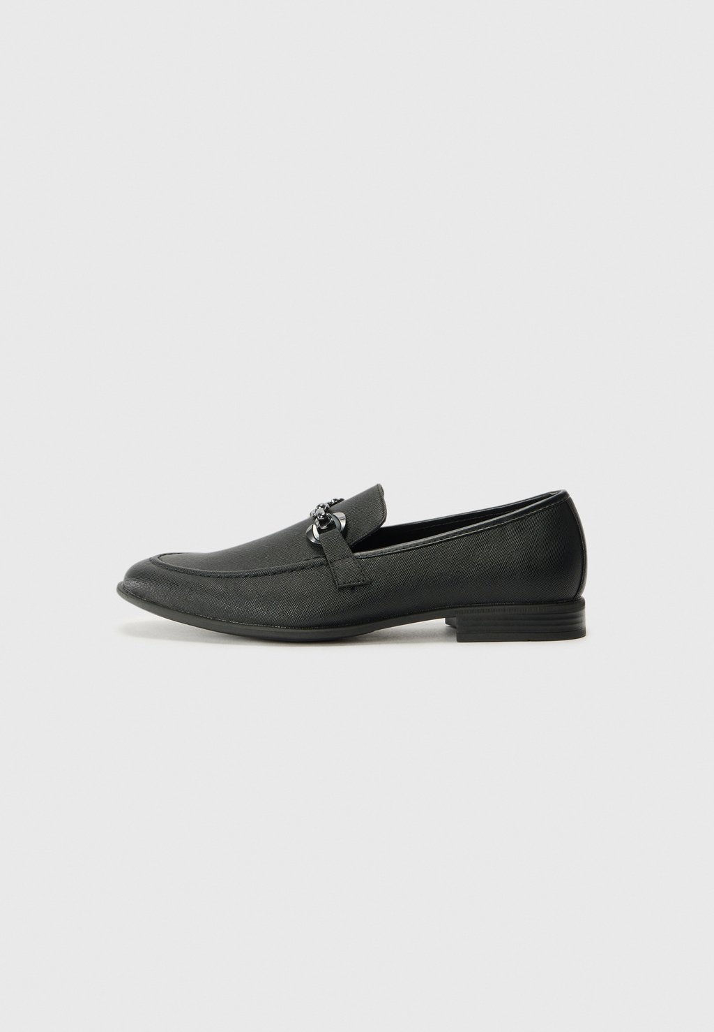 

Слипоны UNISEX Pier One by Zalando, черный