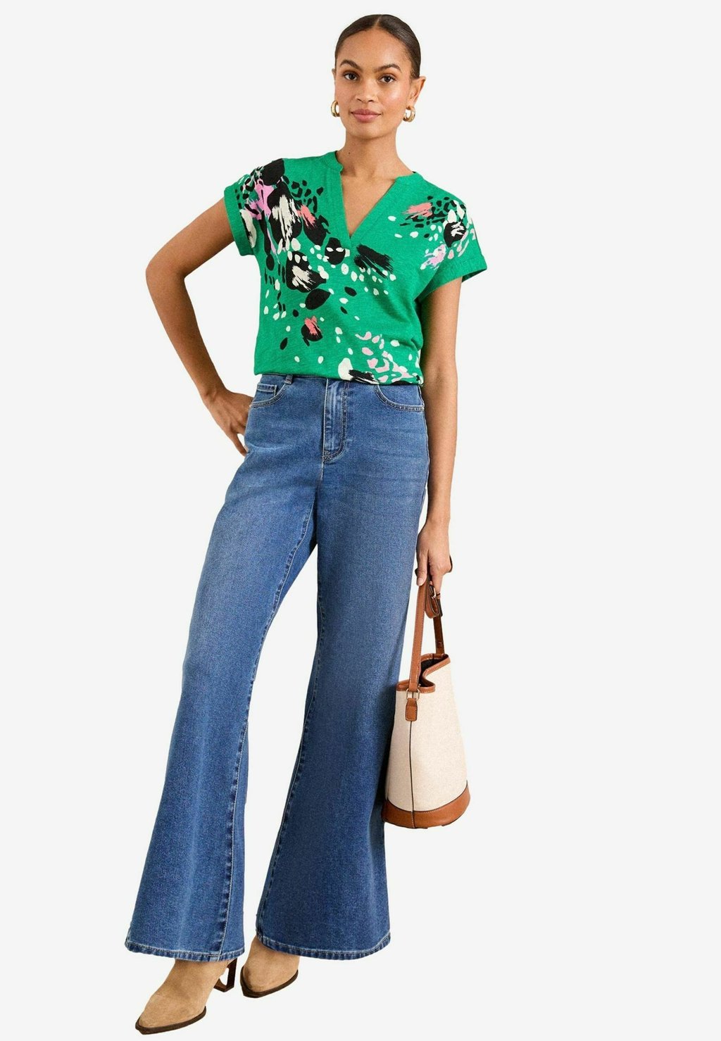 

Базовая футболка REGULAR FIT Love & Roses, зеленый