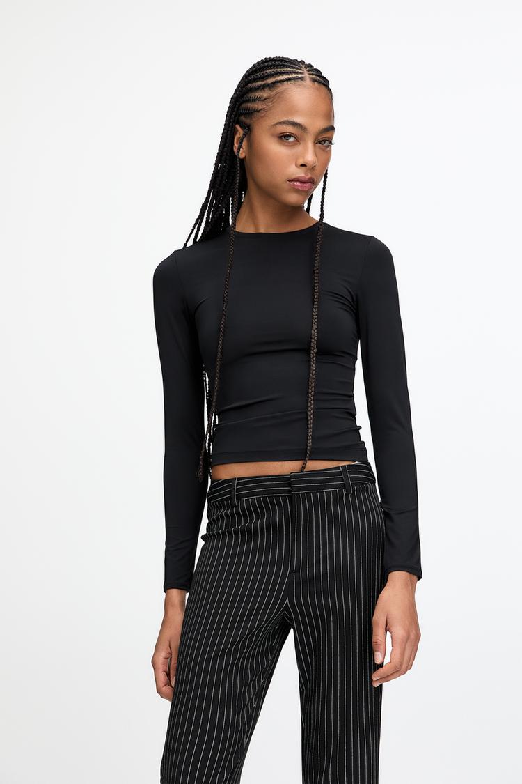 

Футболка из полиамида с длинным рукавом Pull And Bear, черный