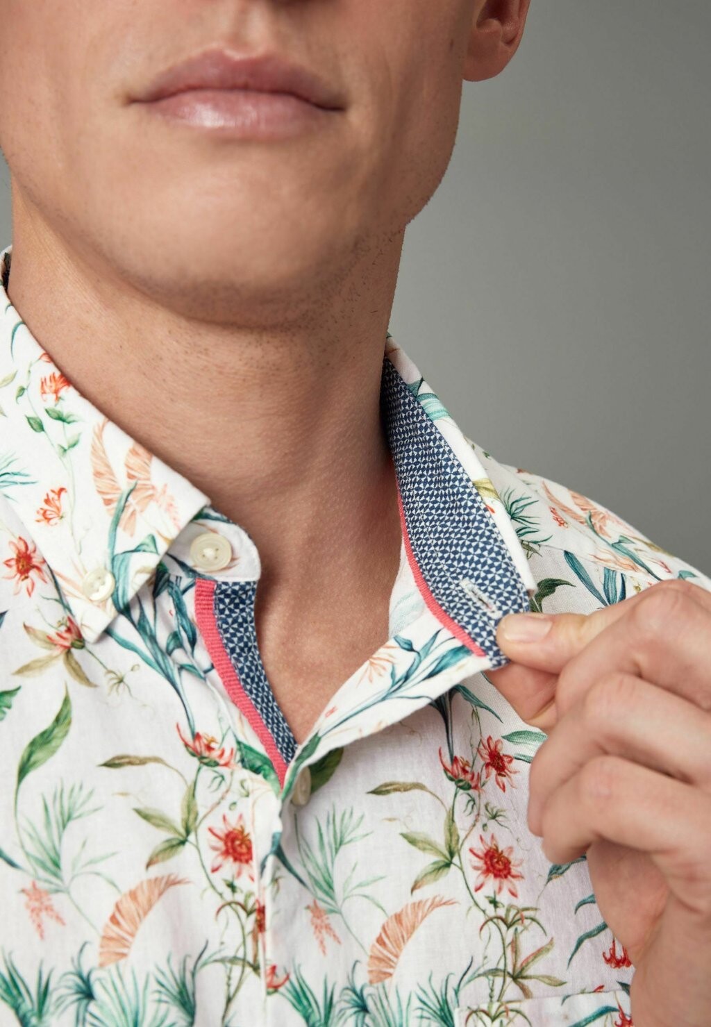 

Рубашка FLORAL SHORT SLEEVE REGULAR FIT Next, белый