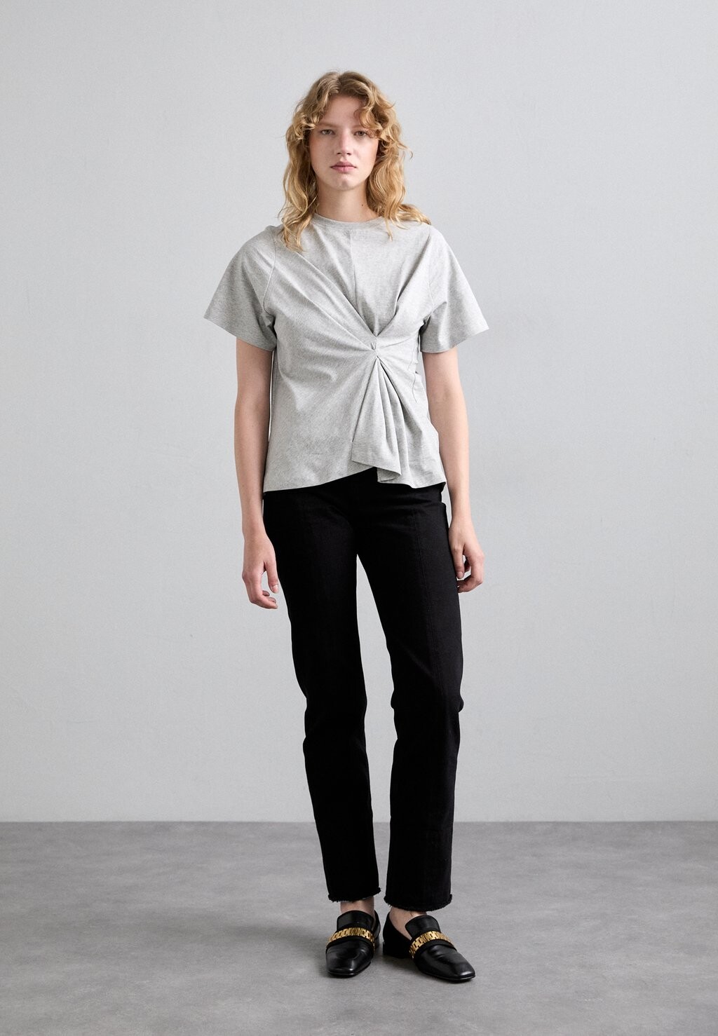 

Принт на футболке BODY TWIST TEE Victoria Beckham, серый