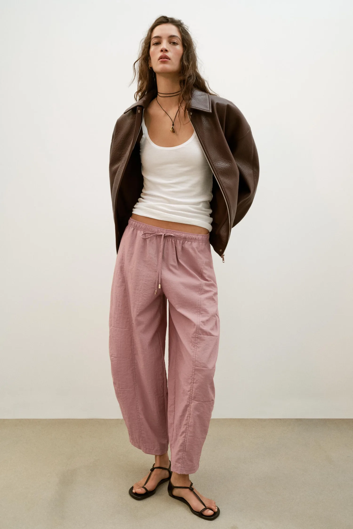 Брюки-бочки с эластичным поясом Zara, бледно-розовый