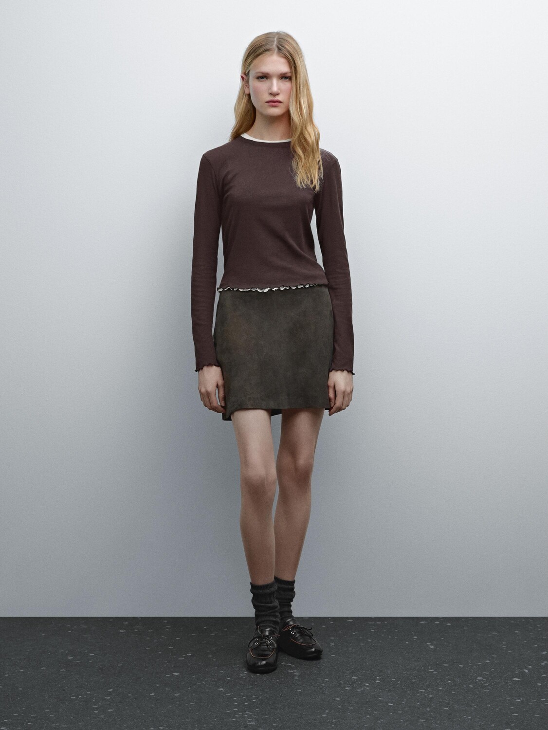 

Двухслойная футболка с волнистыми ребристыми деталями Massimo Dutti, коричневый