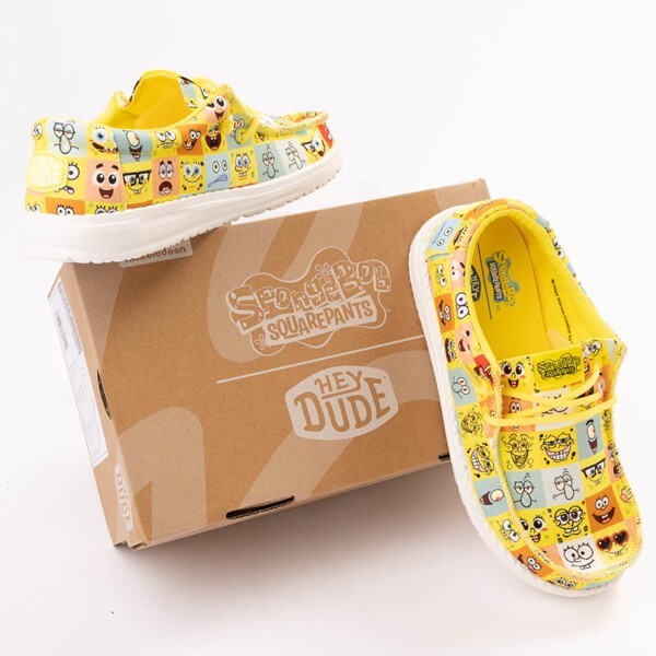 

Слипоны HEYDUDE x SpongeBob SquarePants Faces Wally Slip-On Casual Shoe, цвет Cyber Yellow