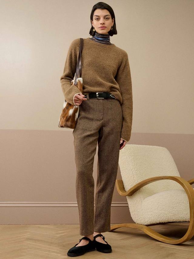 

Шерстяные брюки-чинос с сужением Brora