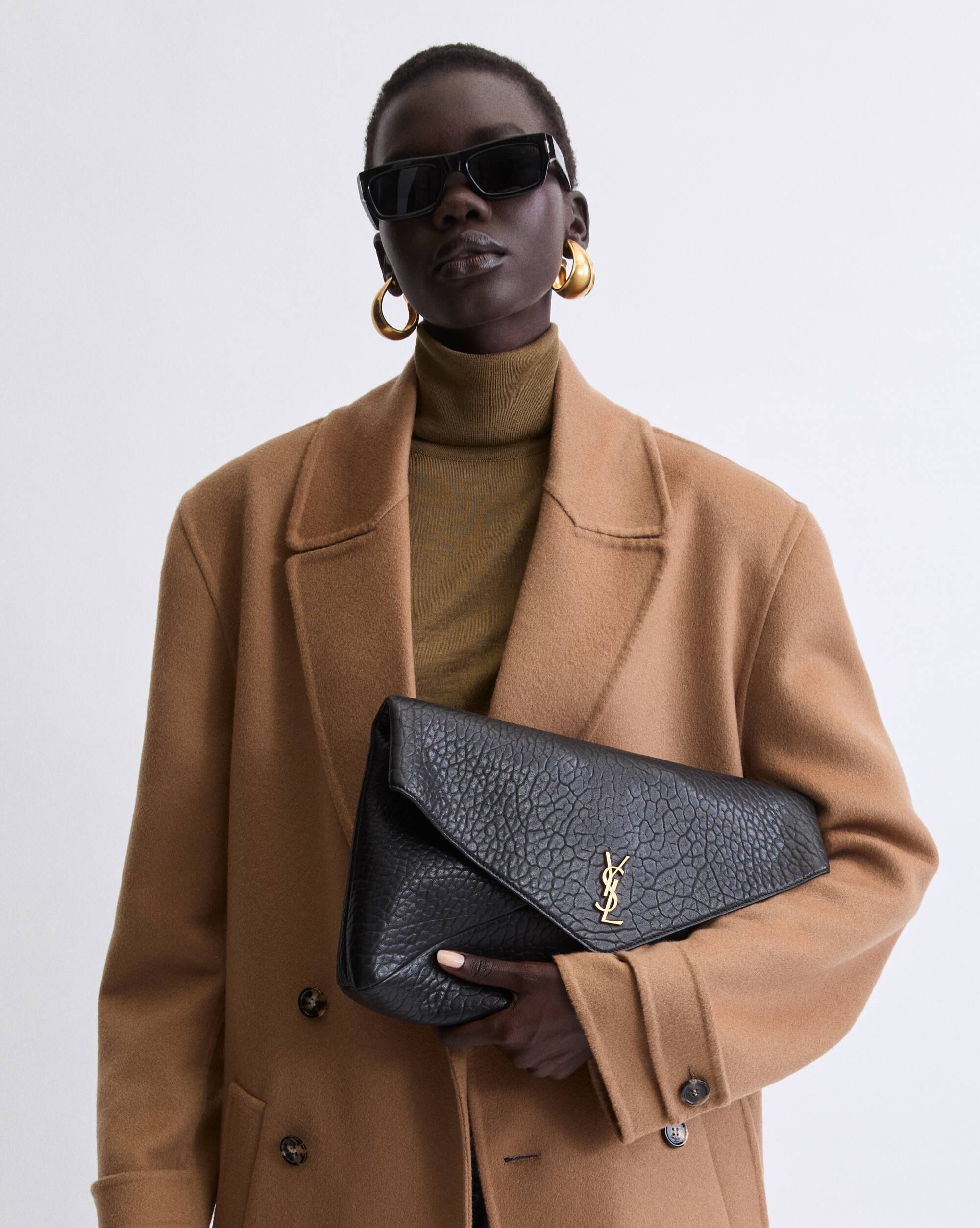 Супер большая цепная сумка из мягкой кожи ягненка Saint Laurent, черный — фото 2