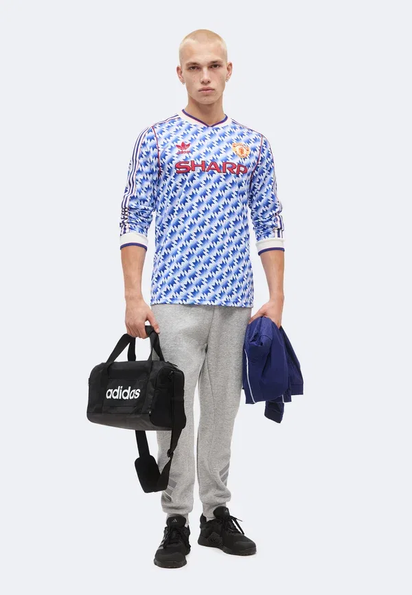 Футболка с длинным рукавом Adidas Originals Manchester United Away 90 Club Wear, мультиколор — фото 2
