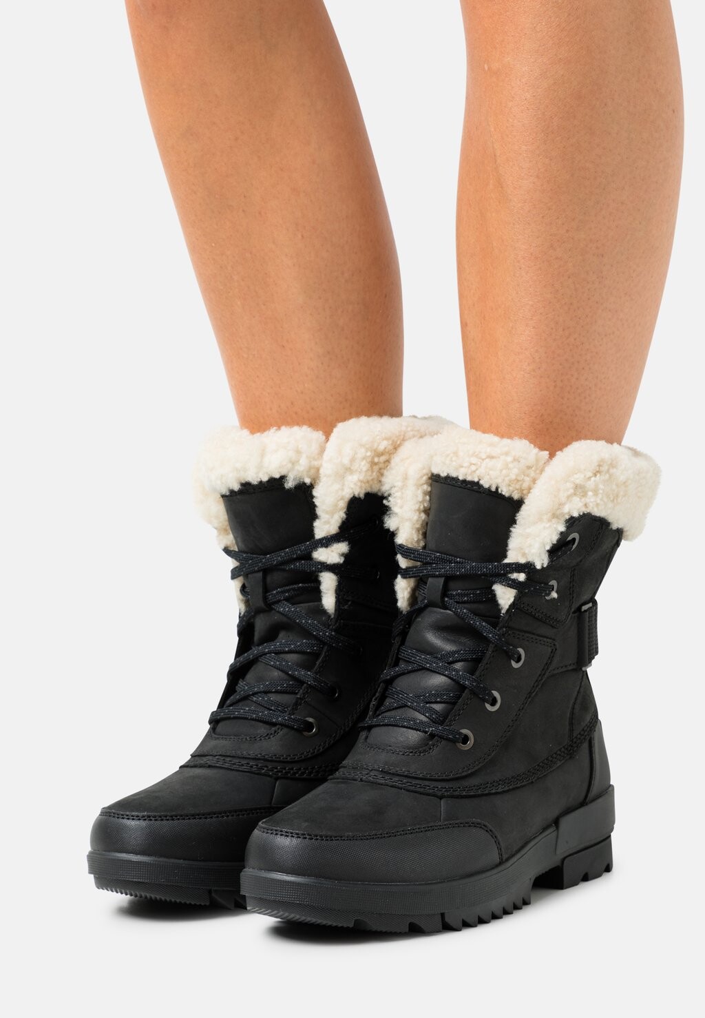 

Ботинки зимние Sorel