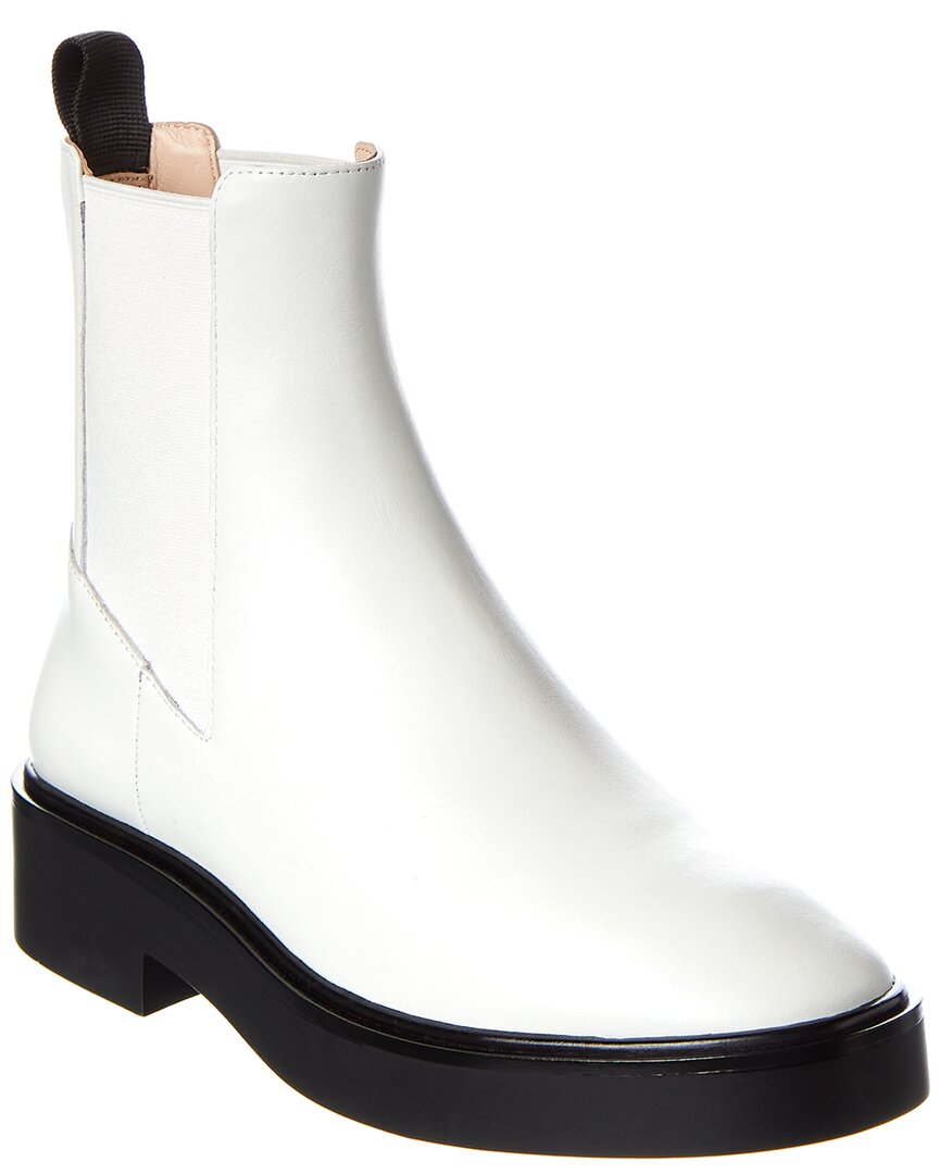 Ботильоны из кожи Стюарта Вайцмана «Хенли» Stuart Weitzman, белый