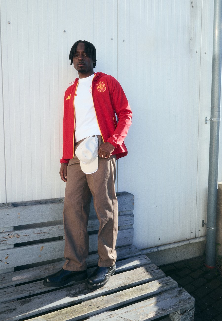 Куртка Adidas Performance SPAIN TIRO TRAVEL FULL ZIP, Team Power Red 2/Red — фото 2