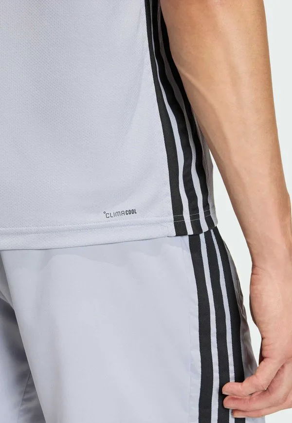 Базовая футболка с принтом "3 полоски" для тренировок Adidas Performance, Halo Silver Black — фото 4