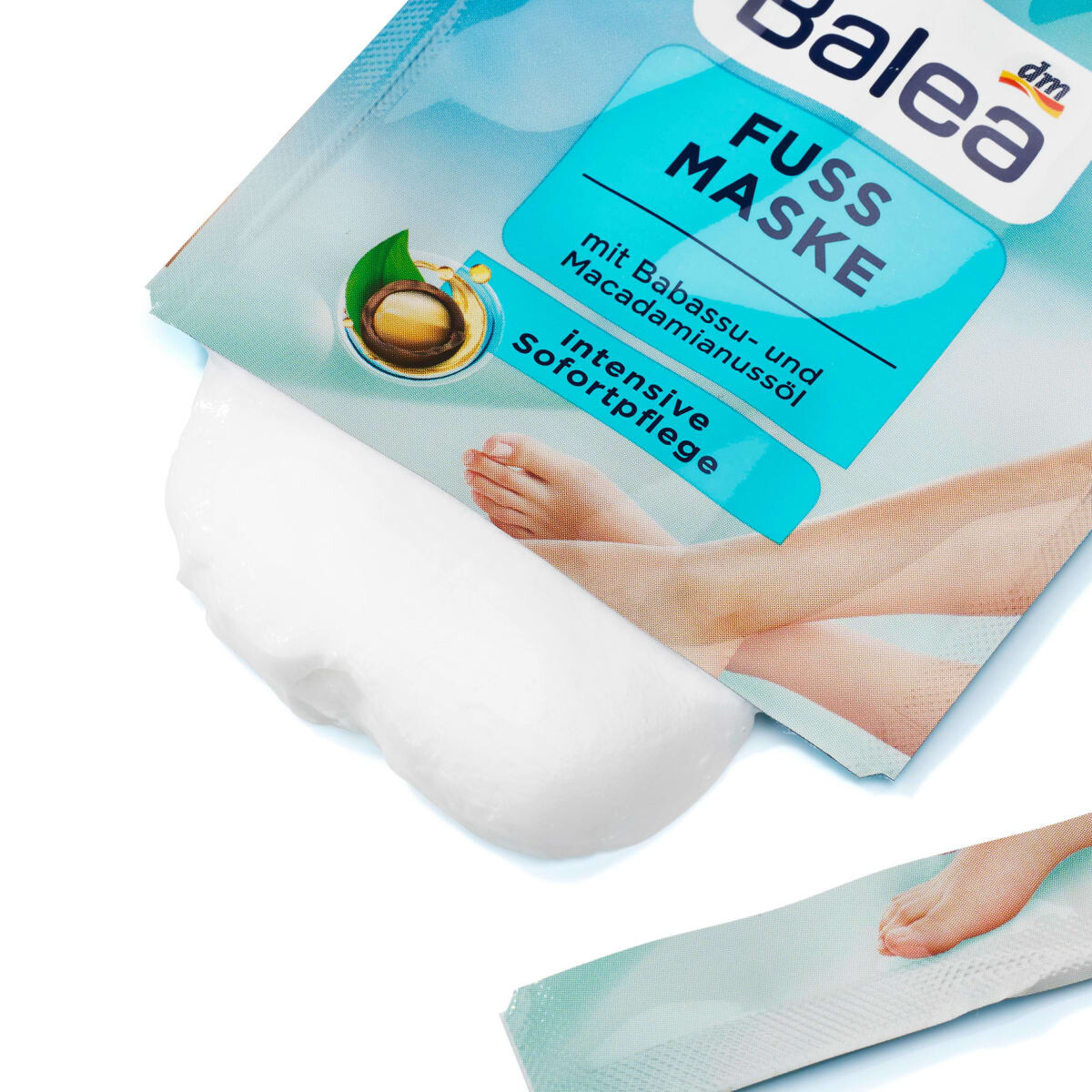 

Маска для ног с бабассу и маслом ореха макадамии 15 мл. Balea