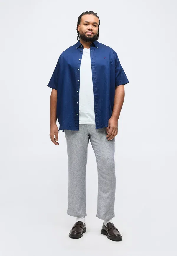 Рубашка Tommy Hilfiger Plus Regular Linen Blend Short Sleeve Shirt, угольно-синий — фото 2