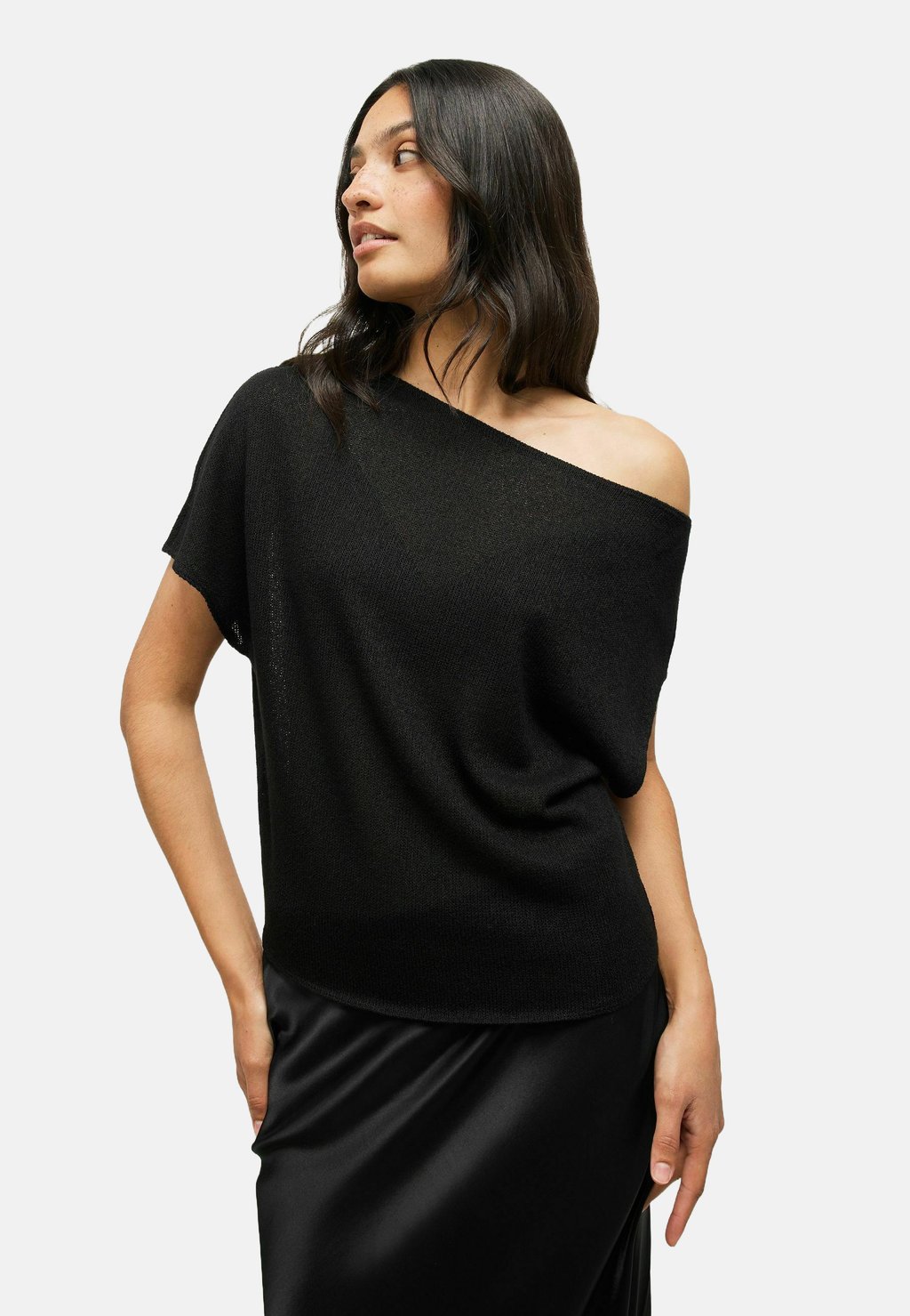 

Базовая футболка DRAPED SLASH NECK SLOUCH Next, черный