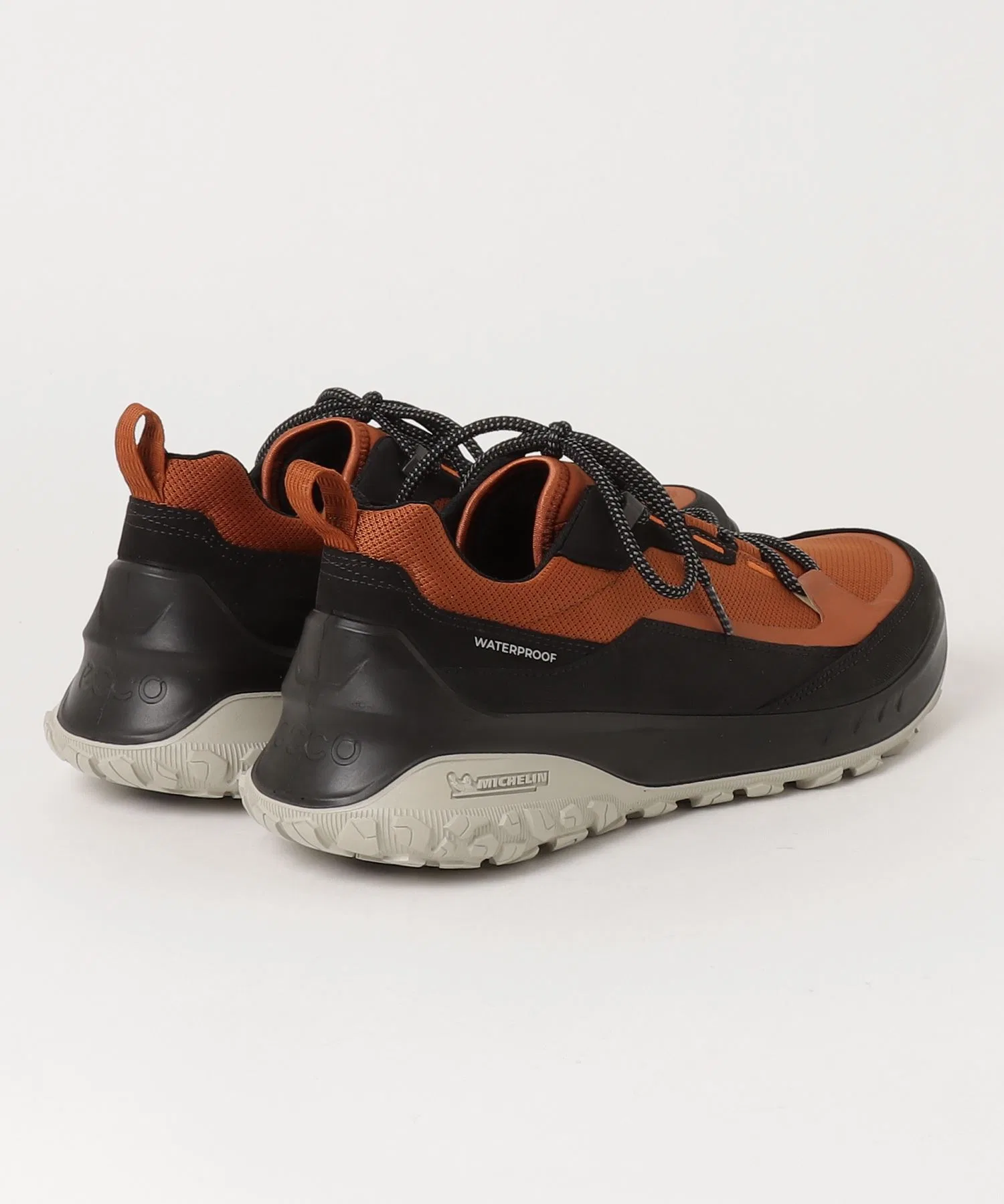 Мужские кроссовки ECCO Ultra Terrain кожаные чёрно-красные — фото 2