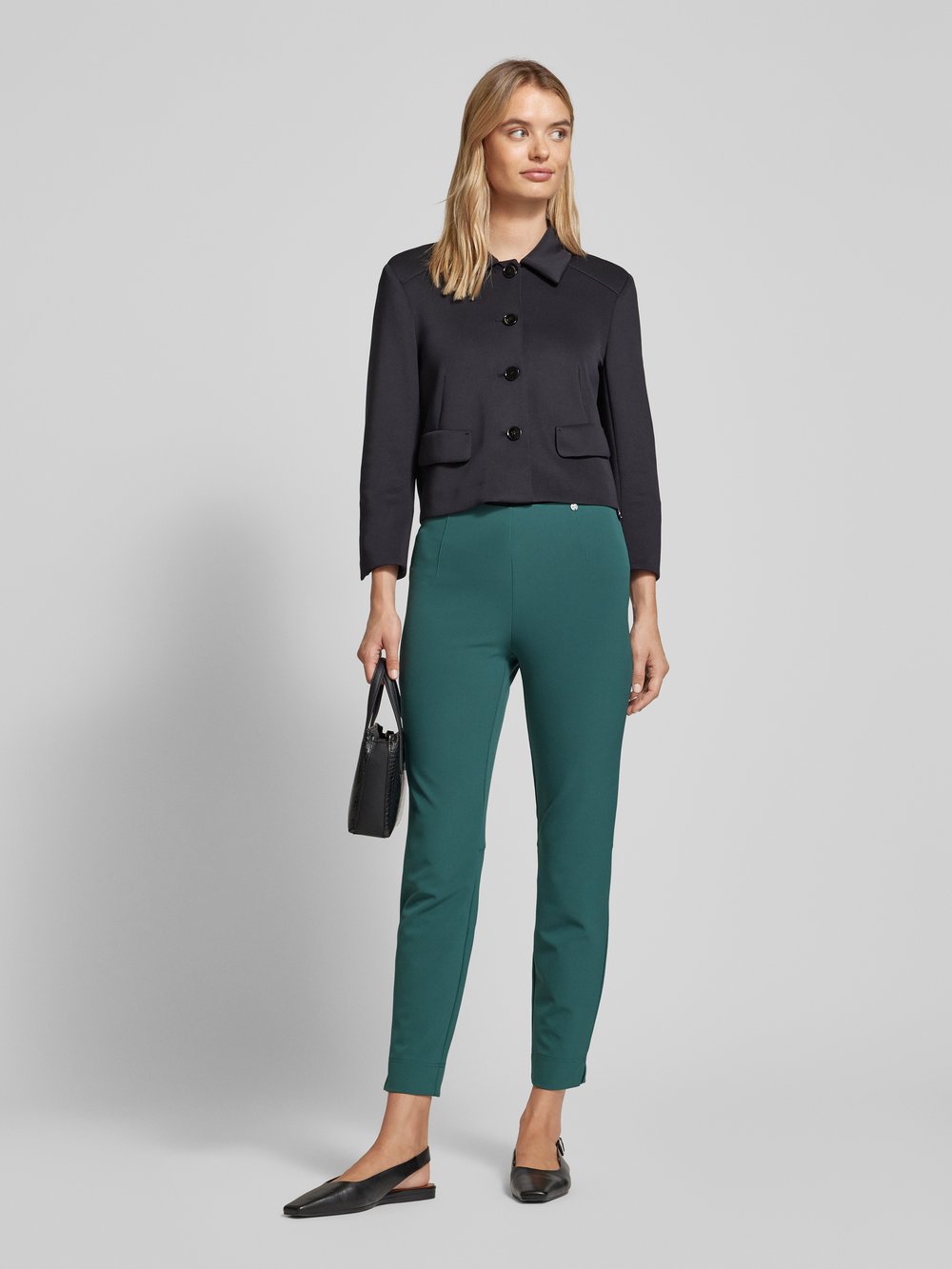 

Тканевые брюки укороченного кроя Marc Cain, темно-зеленый