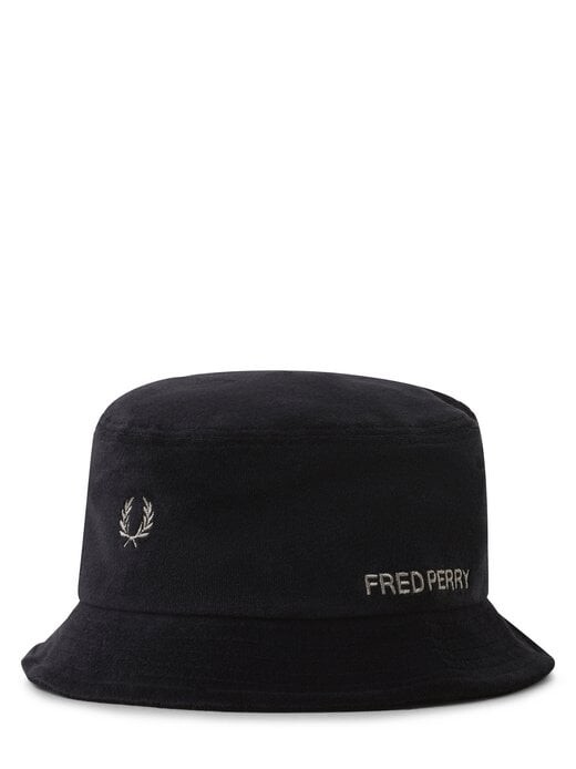 

Ведро имеет Fred Perry, синий