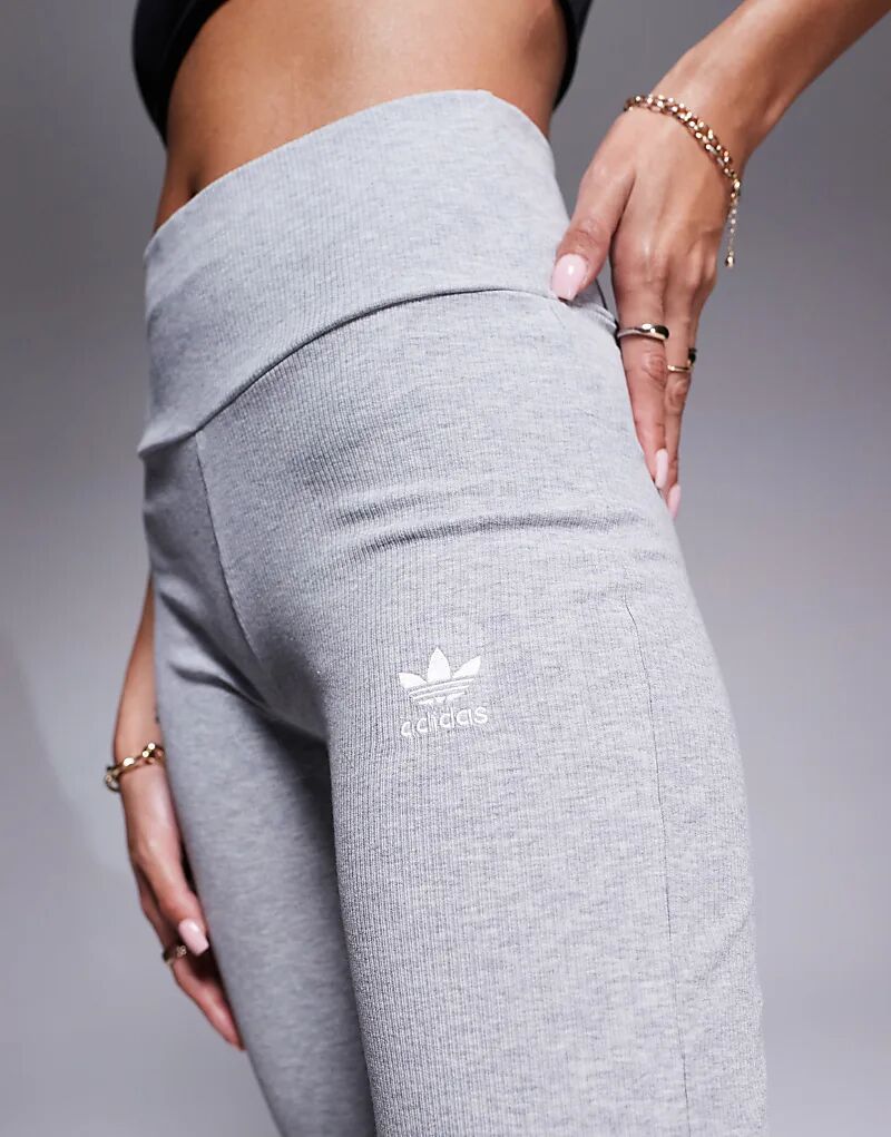 Леггинсы Essentials расклешенные серого цвета adidas Originals — фото 2