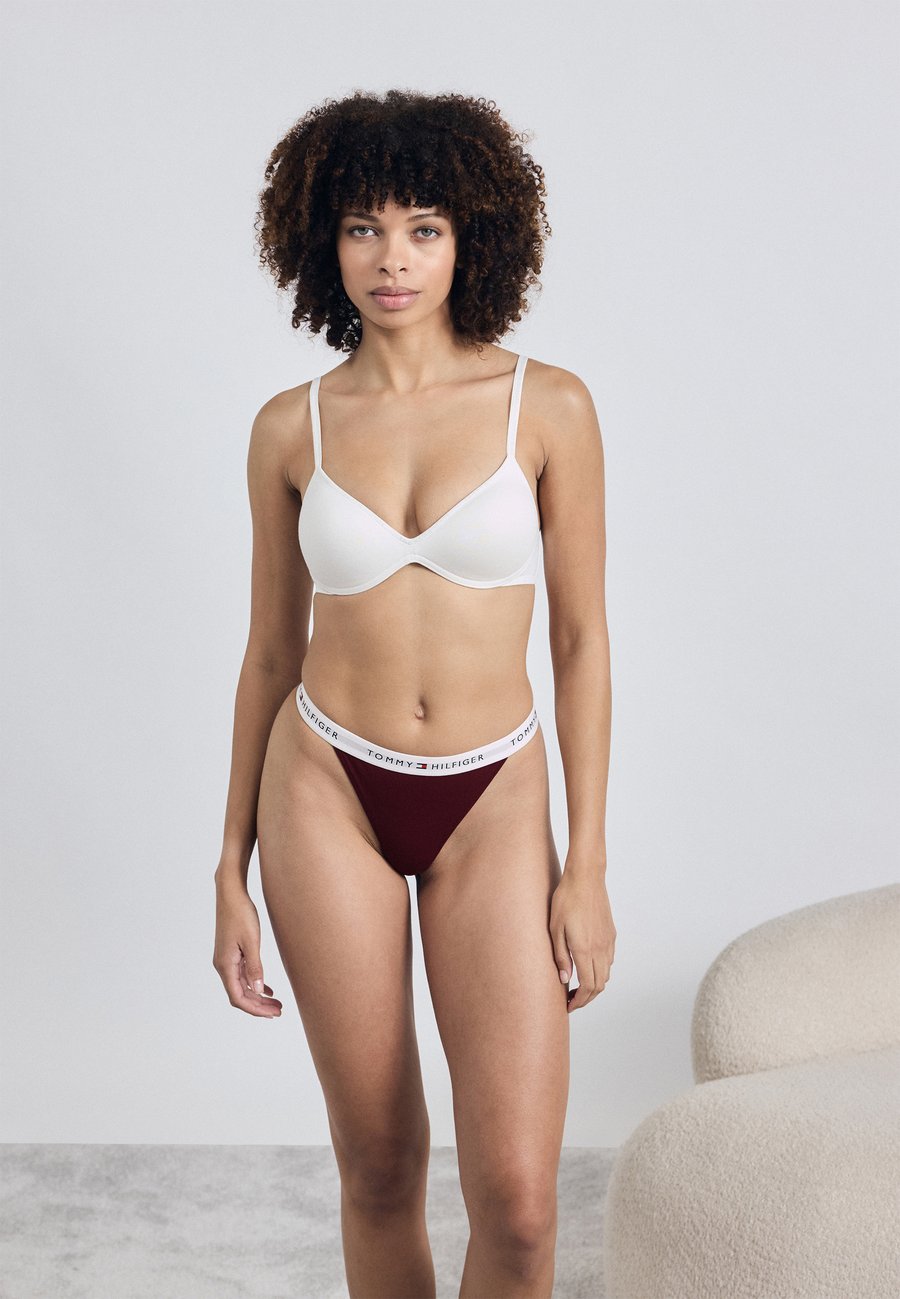 

Трусы Tommy Hilfiger TANGA THONG 3 PACK, Black/Rouge/Burgundy/Black