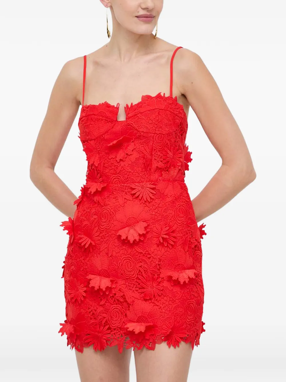 

Приталенное мини-платье для коктейля из кружев с цветочным узором Bardot, красный
