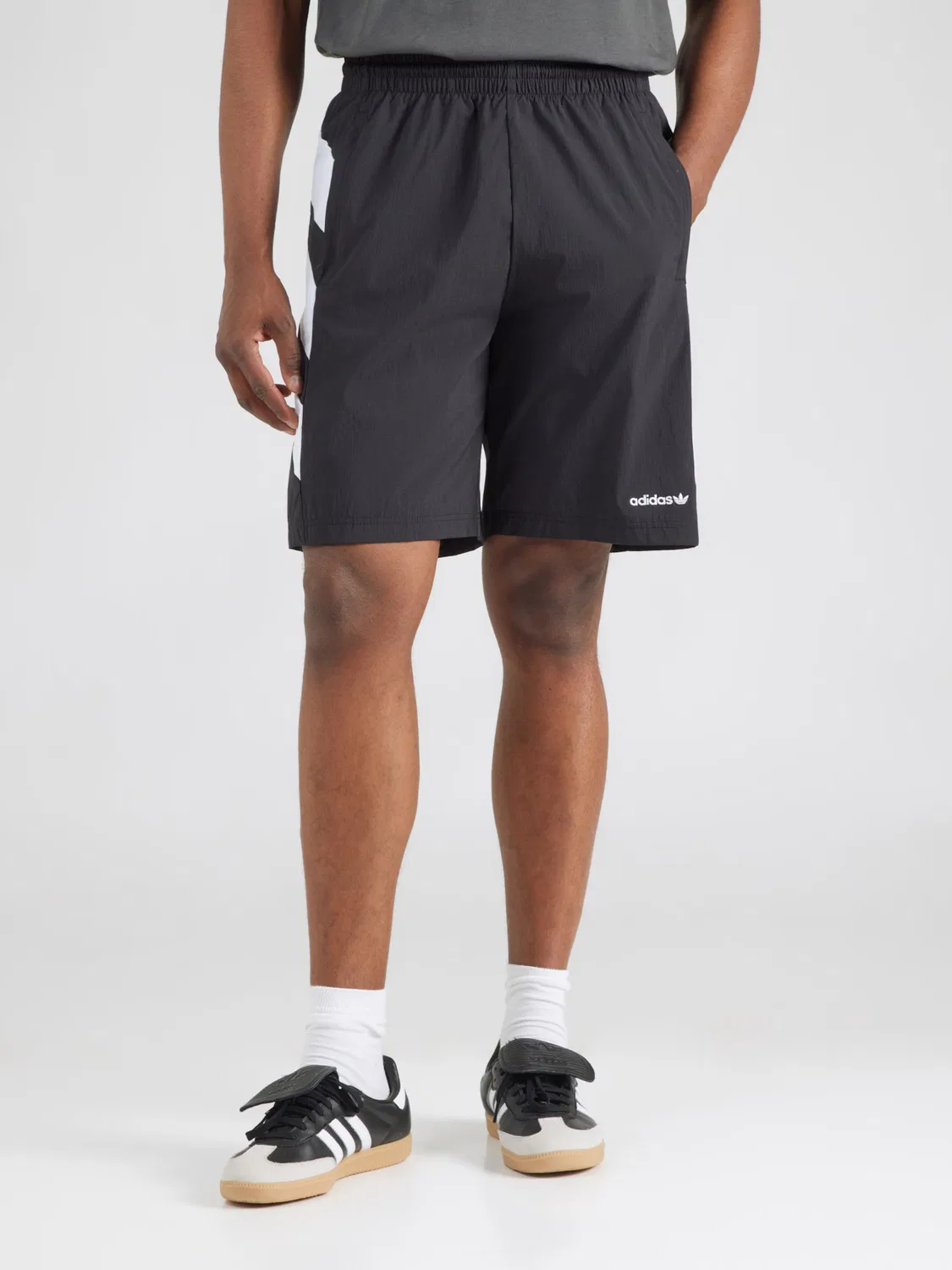 Шорты Adidas Originals Regular черного цвета — фото 3