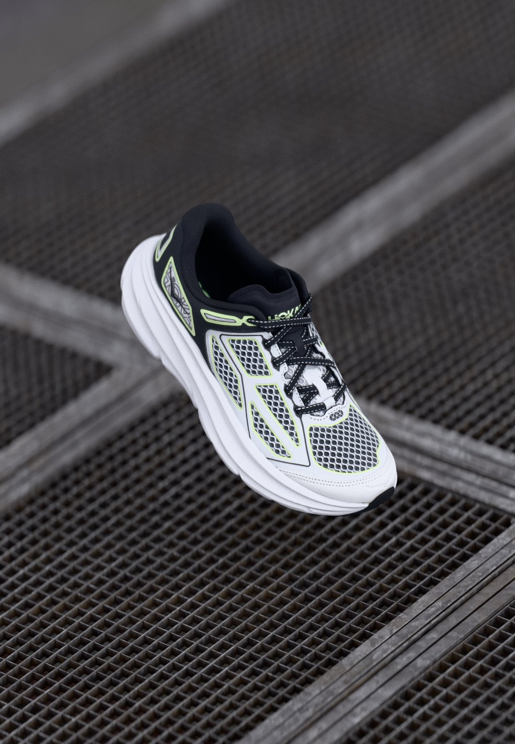 

Низкие кеды CLIFTON ONE9 UNISEX HOKA, черный