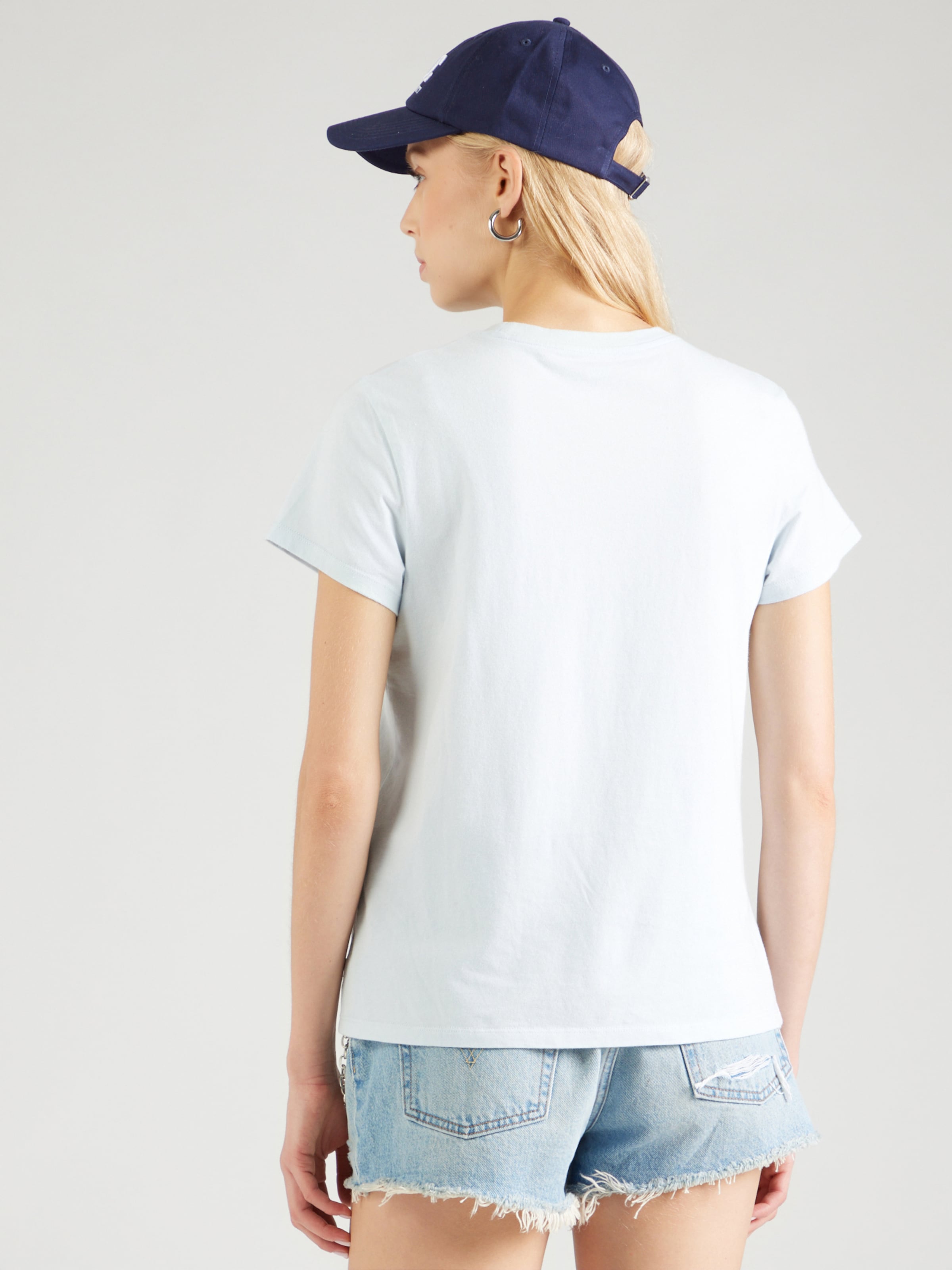 LEVI'S  Футболка 'Perfect Tee' в цветах Marine Blue и Pastel Blue — фото 4