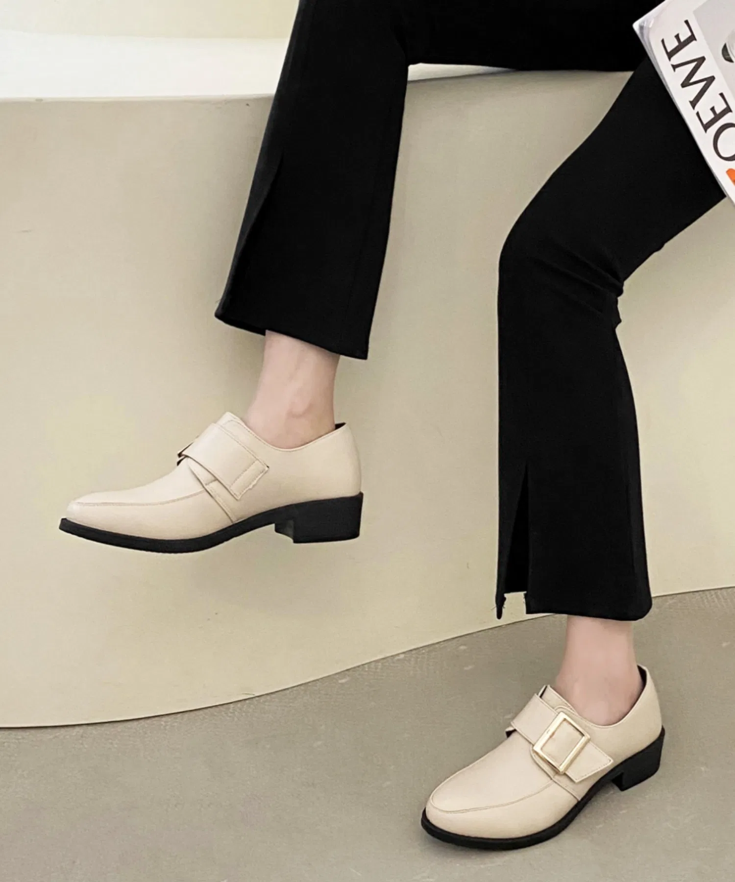 Женские лоферы с пряжкой Shoes in Closet 7666 бежевые — фото 4
