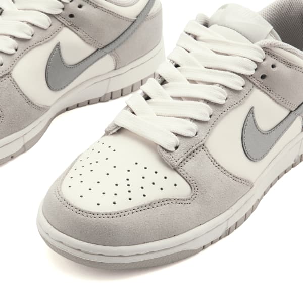 Данки лоу кроссовки Nike, sail, silver & bone — фото 3
