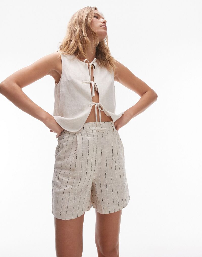 

Бежевые шорты для мальчика с декоративной строчкой Topshop