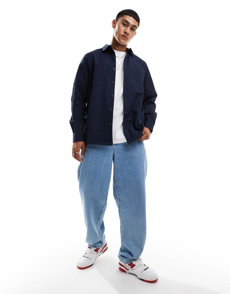 

ASOS DESIGN — темно-синяя рубашка с волнистой полоской