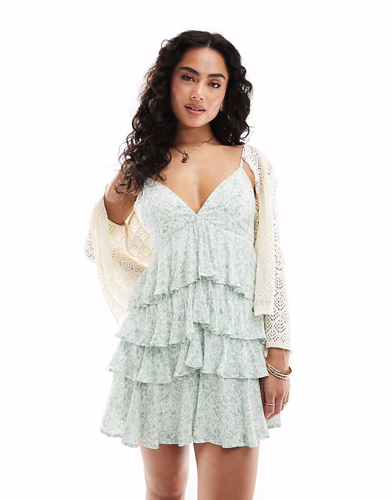 

Платье-мини с v-образным вырезом и тонкими бретельками Hollister в стиле бэби-долл с принтом пейсли