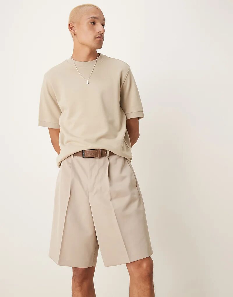 

Элегантные бермуды ASOS DESIGN со складкой спереди в песочном цвете