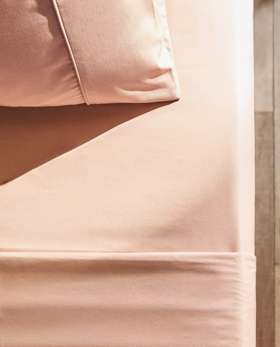 

(300 нитей) простынь на подкладке из хлопкового перкаля Zara Home, розовый
