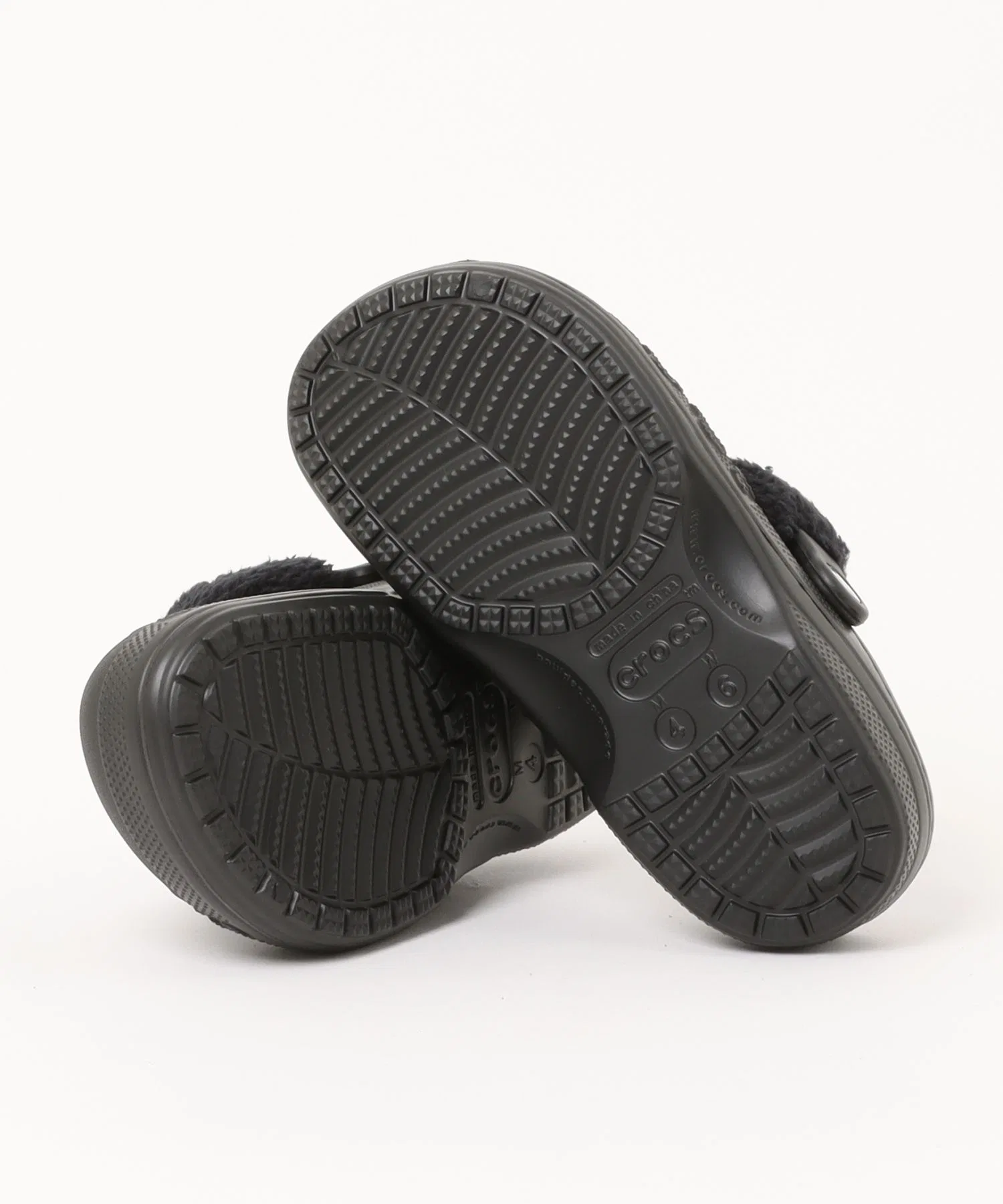 Унисекс сабо Crocs Bayaband Fuzz Strap Clog чёрные — фото 3
