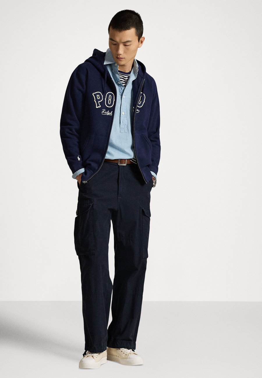 Худи Polo Ralph Lauren THE FLEECE WESTERN-LOGO HOODIE, Cruise Navy/Dark Blue — фото 2
