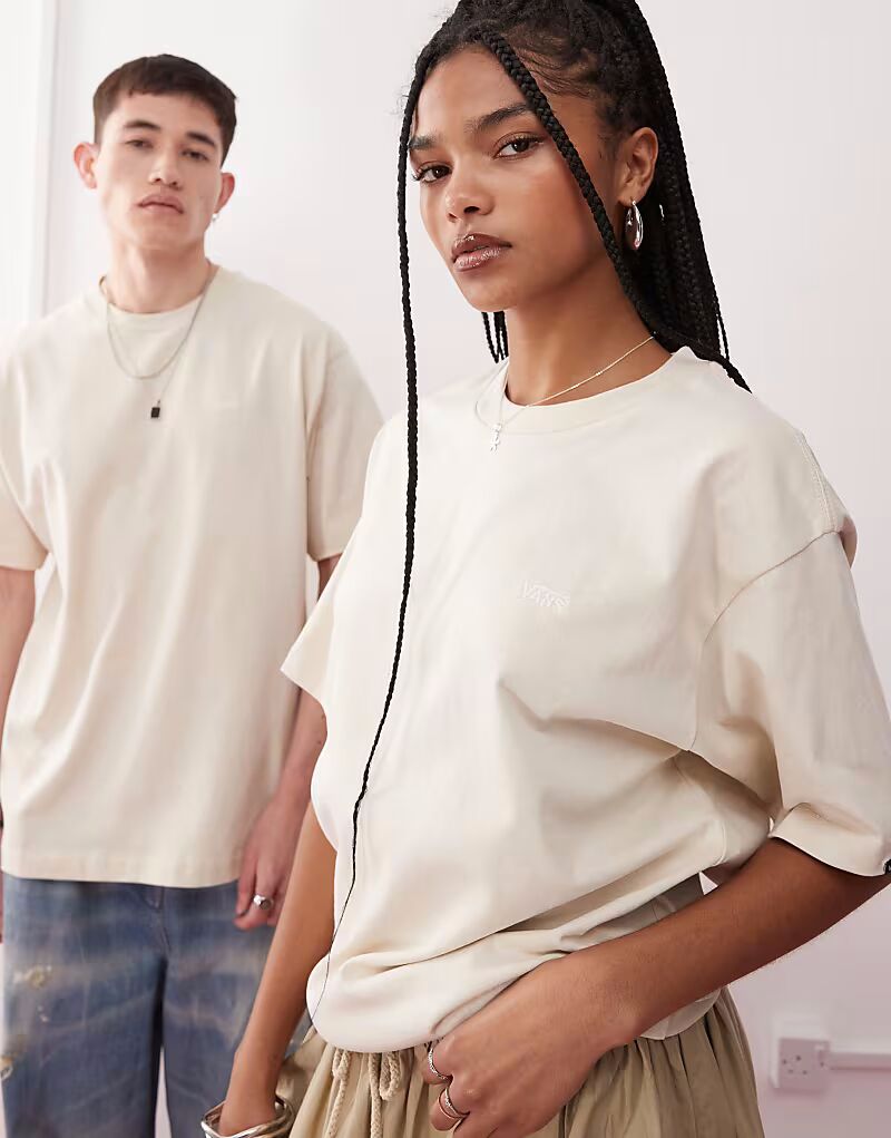 

Футболка Vans с логотипом на левой груди бежевого цвета - эксклюзивно для ASOS