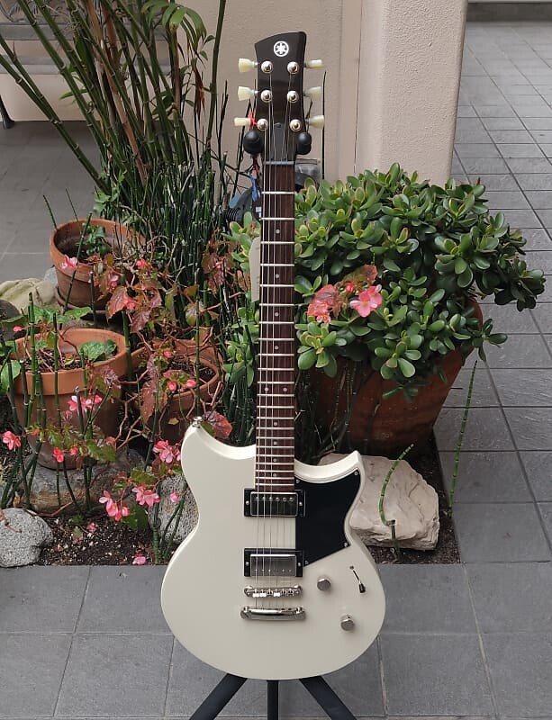 

Электрогитара Yamaha Revstar II RSE20 2022 - Present - Vintage White