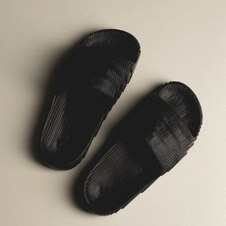 

Кроссовки Adilette 22 Adidas, черный