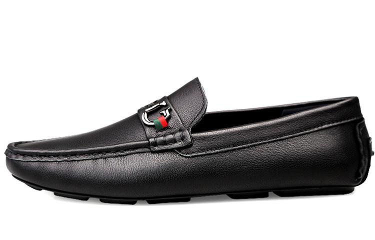 

Повседневные кожаные туфли мужские низкие черно-белые DCK