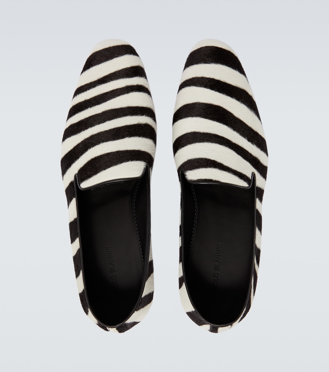 Марио лоферы из телячьей кожи с зебровым принтом Manolo Blahnik, 0015 Blck/1118 Dcrm — фото 4