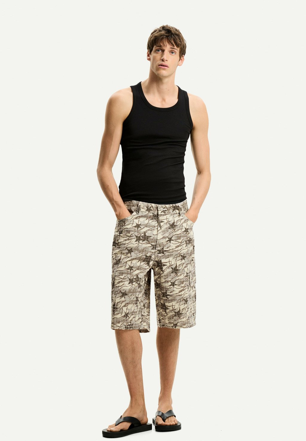 

Джинсовые шорты Bershka, бежевый