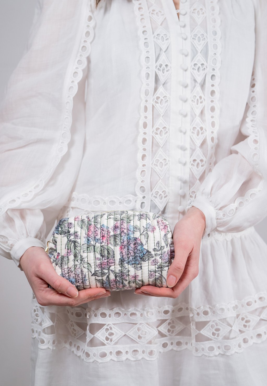 

Клатч HYDRANGEA SMALL QUILTED FABLE ENGLAND, кремовый