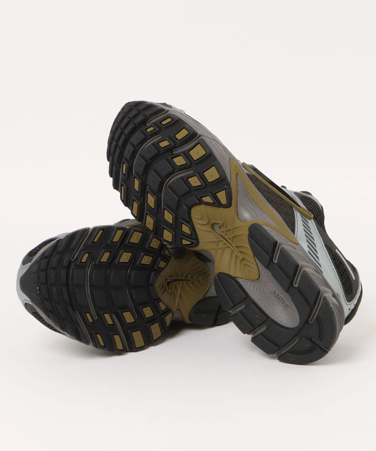 Мужские кроссовки NIKE V5 RNR тёмно-оливковые — фото 3